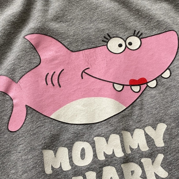 Live and Tell Ladies’ Custom ‘Mommy Shark’ Short Sleeve Tee - Picture 9 of 11